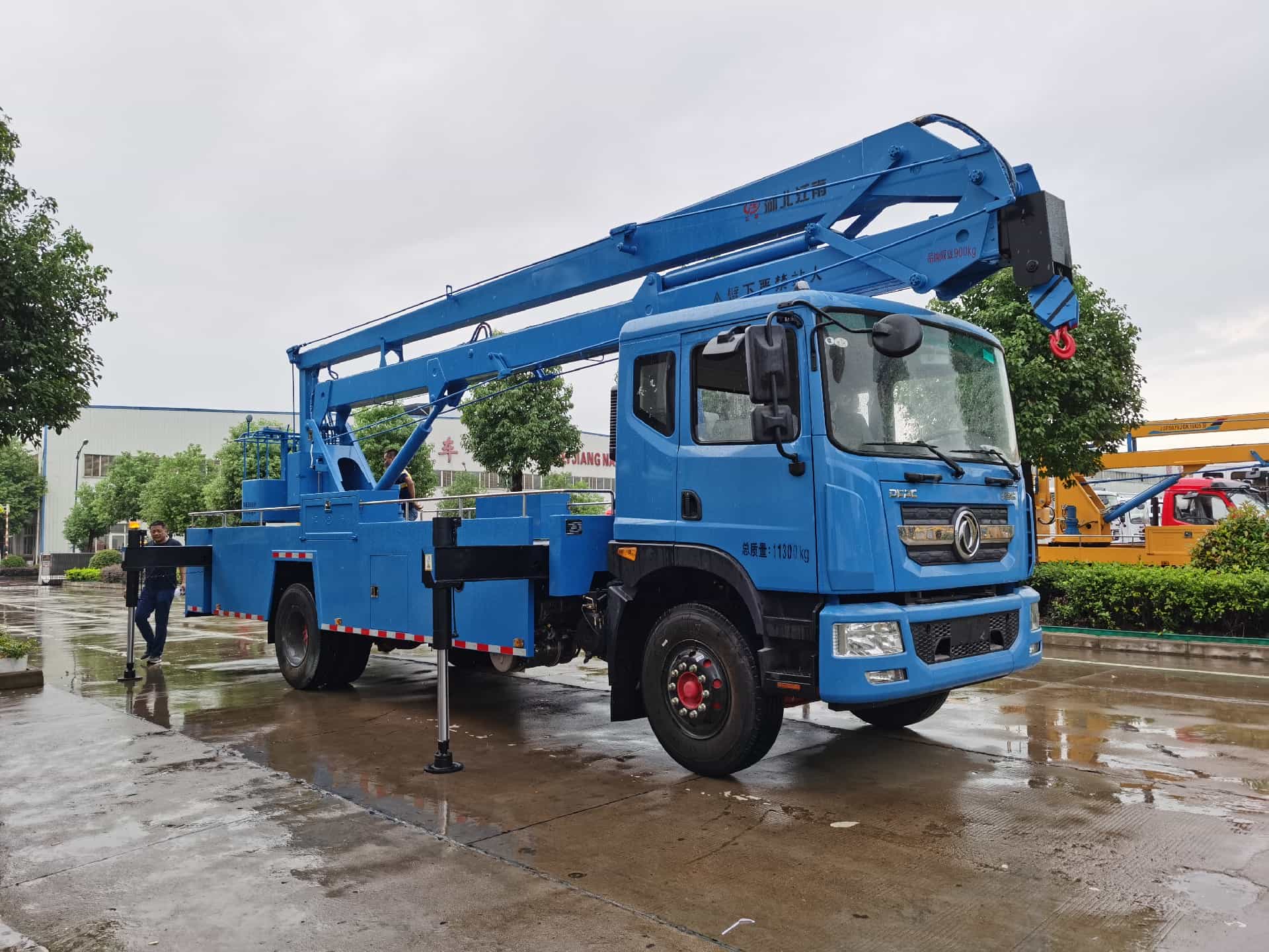 东风D9 22米高空作业车