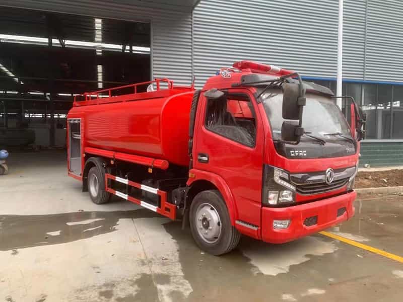东风7.2吨洒（供）水车