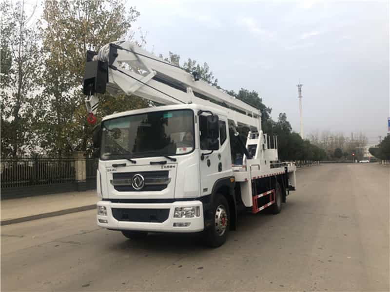 东风D9  24米折臂高空作业车