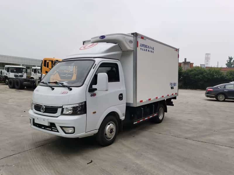 东风途逸柴油冷藏车