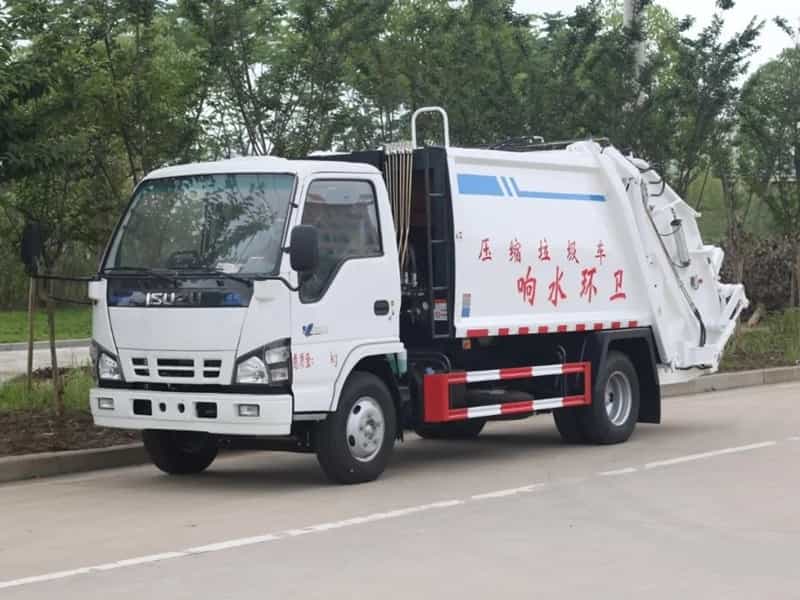庆铃五十铃5-6方压缩式垃圾车
