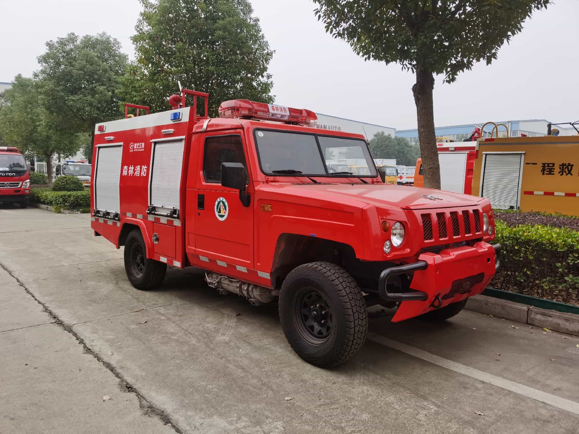 北汽四驱1吨水罐消防车