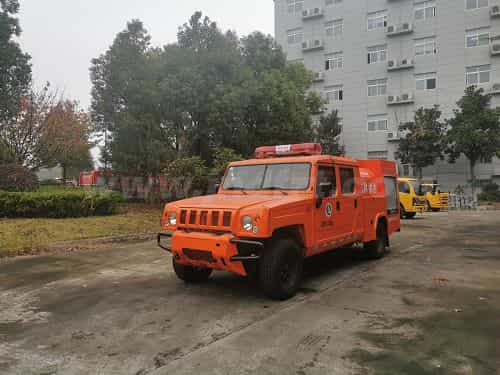 北汽四驱1.31吨供水车