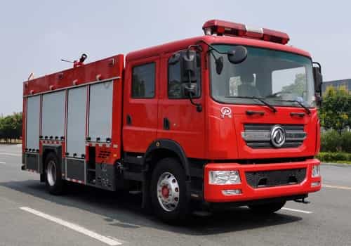 东风D9 7吨水罐消防车