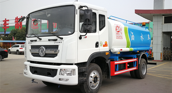 洒水车