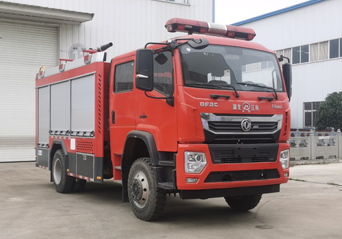 东风四驱3.5吨泡沫消防车